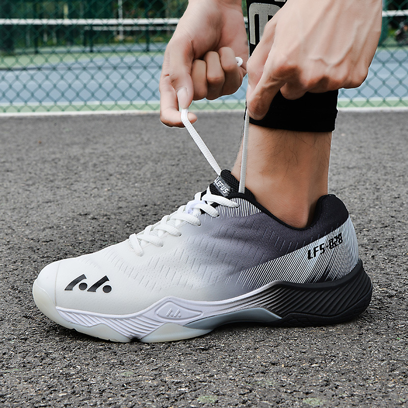 Мужская обувь для бадминтона,  – обзор и цена Badminton Xxl